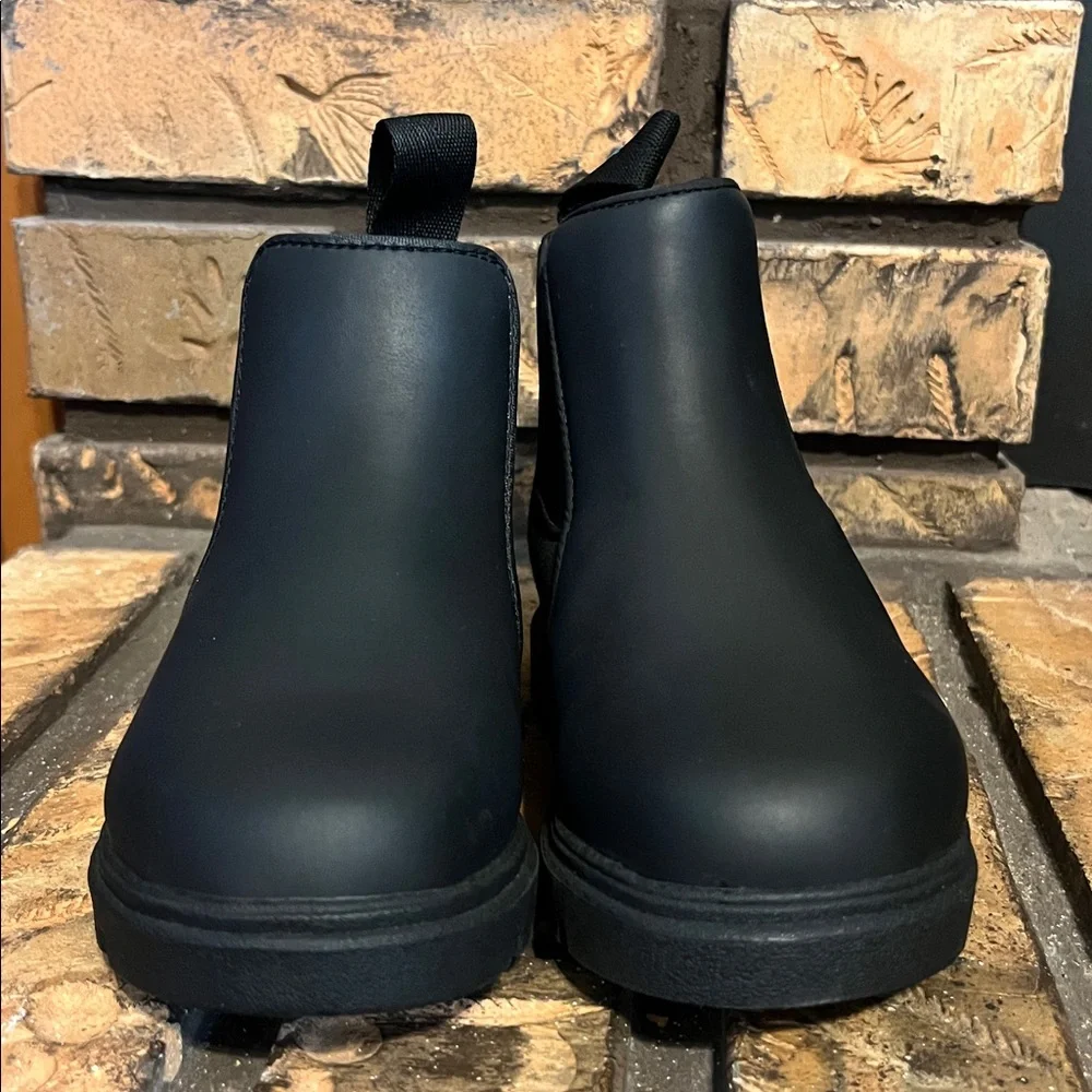 Native Girls Kensington Treklite Black Chelsea‎ Boots Size 7C